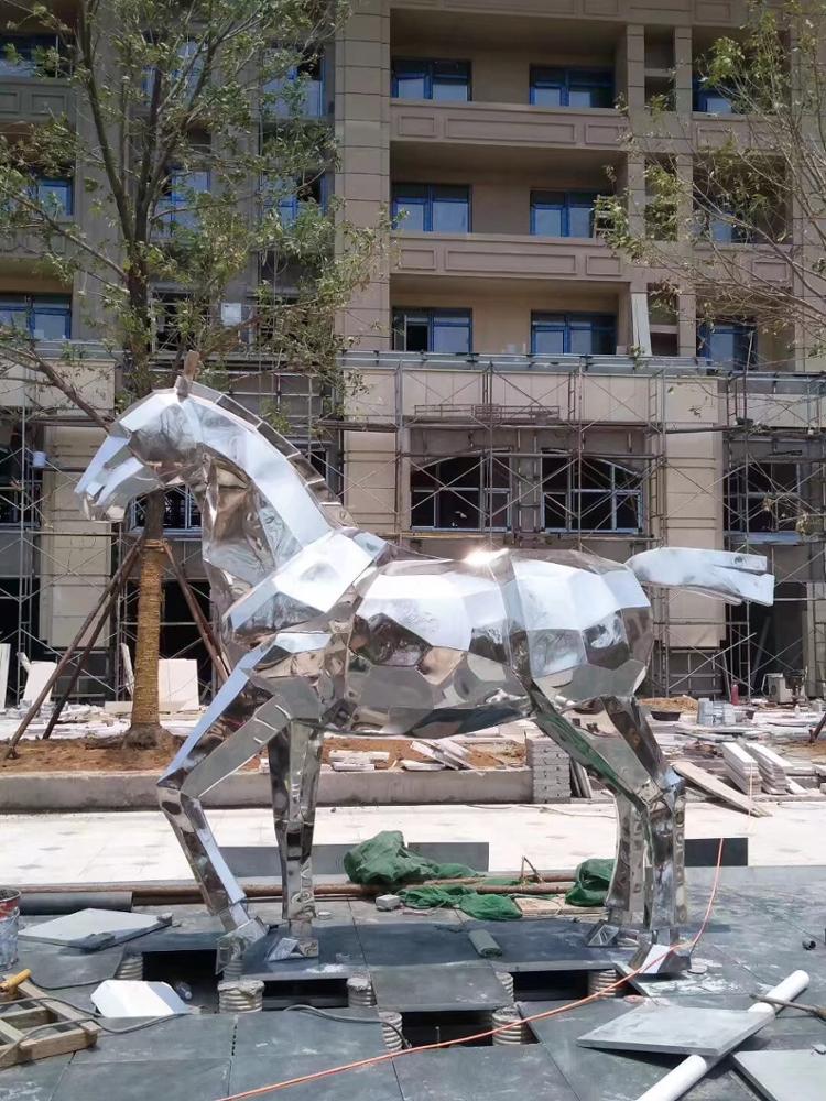 High-gloss-life-size-horses-moulding-statue