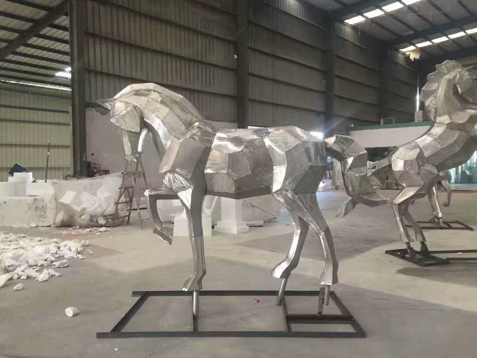 Stainless steel horse sculpture (3)