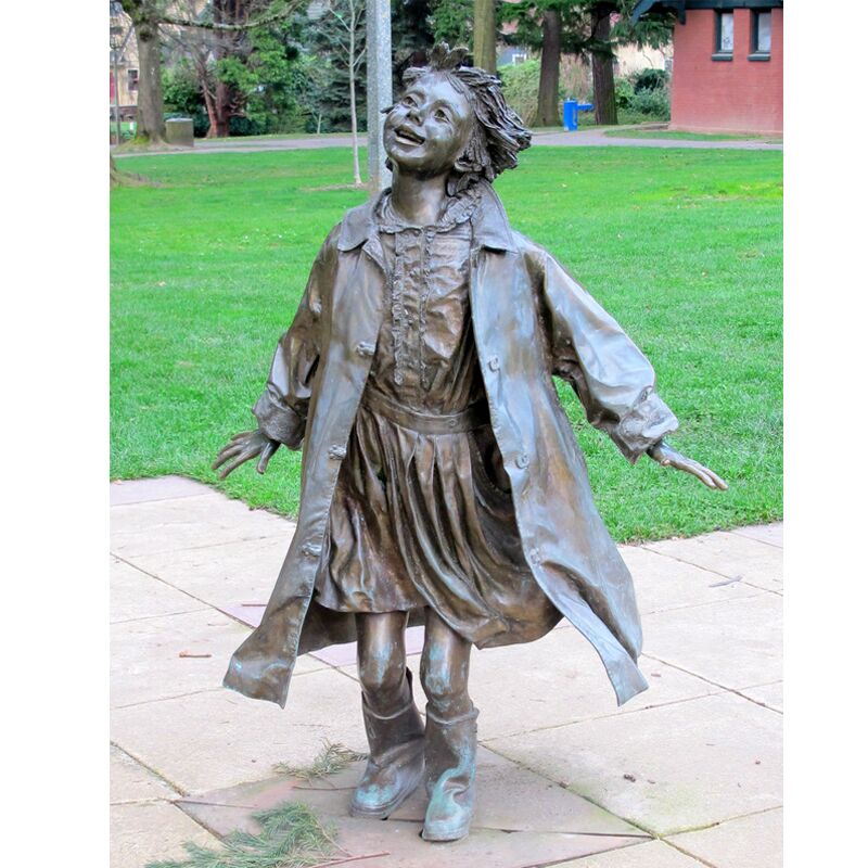 Child Modern Bronze Figurative Metal Water Fountains Sculpture 3