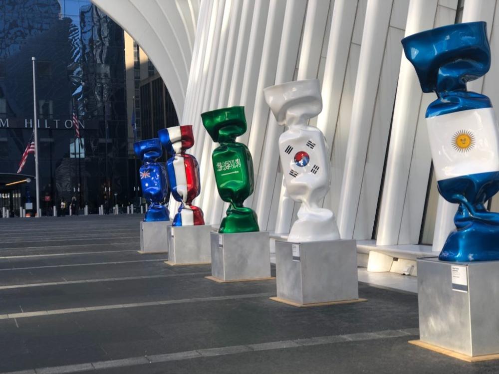 Customized modern pop art ornaments life size stainless steel candy sculpture 4