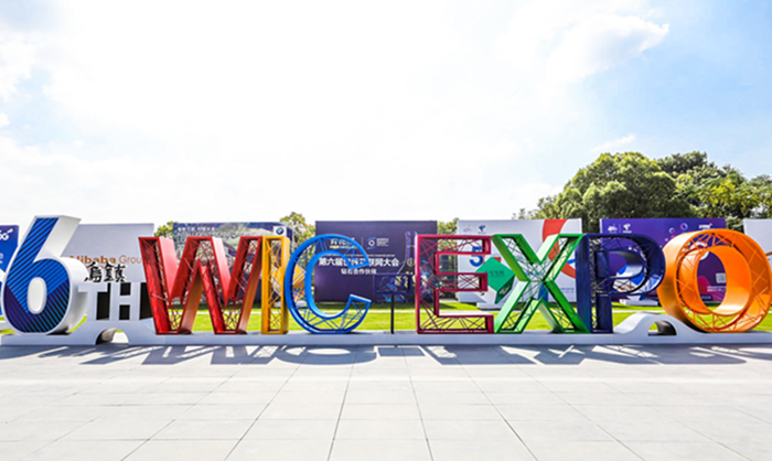 internet Advertisement brand stainless steel metal decoration outdoor sculpture 1