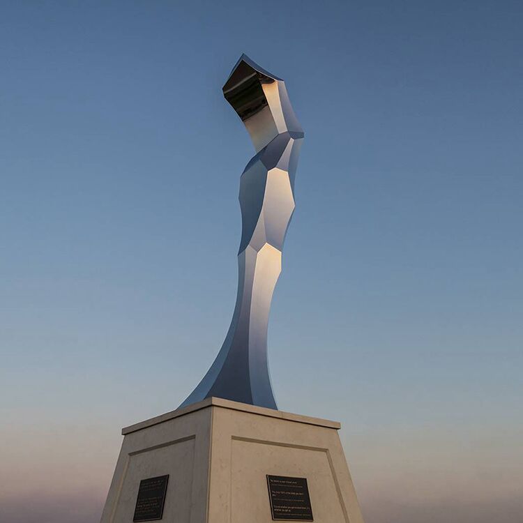 Customized High Stand Stainless Steel Abstract Sculpture