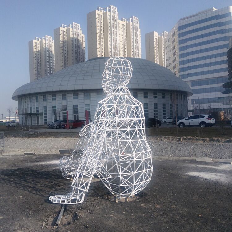 Eye-catching line shaped steel tube humanoid statue 1