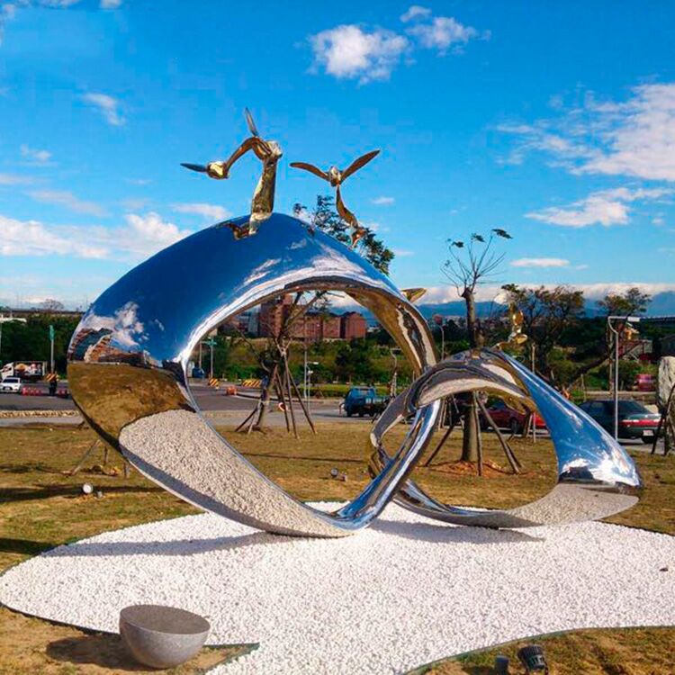 Stainless Steel Mirror Polished Garden Sculpture 2