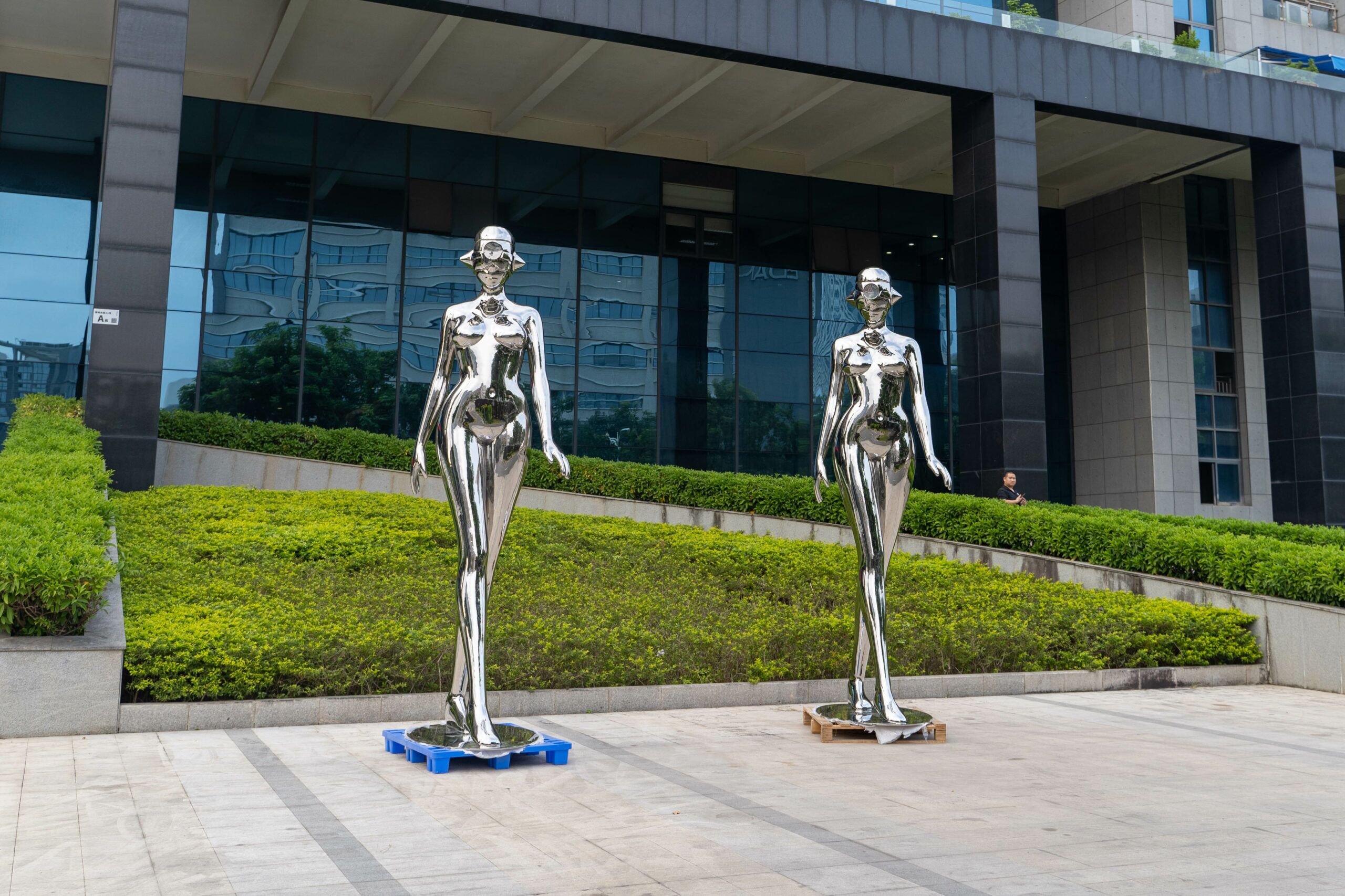 3750mm Large hotel lobby Japan animation stainless steel beauty sculpture (7)