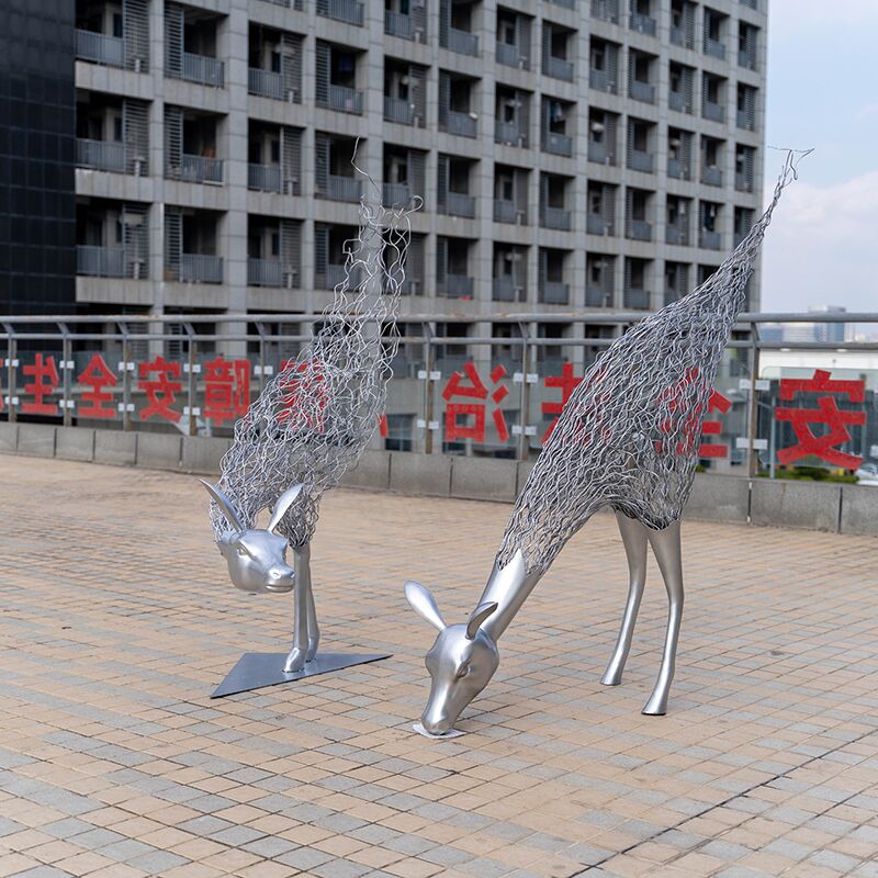 Indoor shopping malls, hotels, decorative works of art, stainless steel deer sculptures (2)