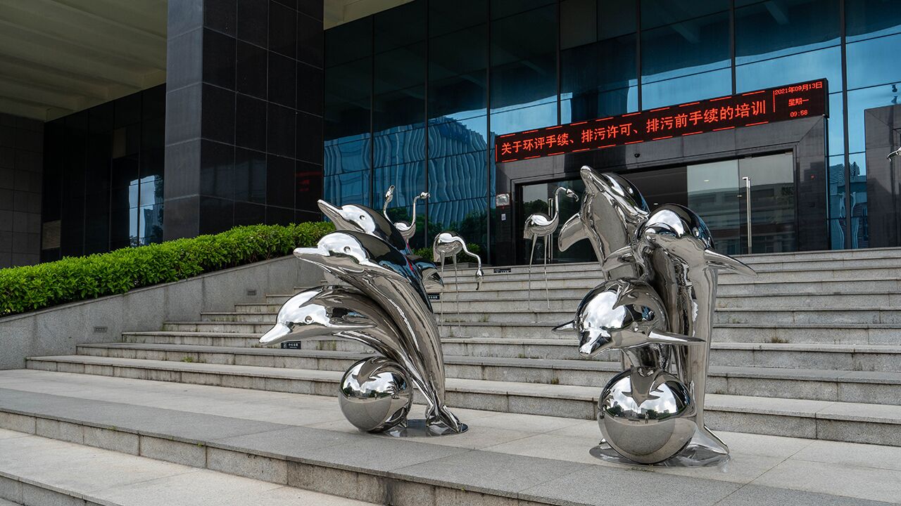 Modern outdoor animal sculpture stainless steel dolphin sculpture (4)