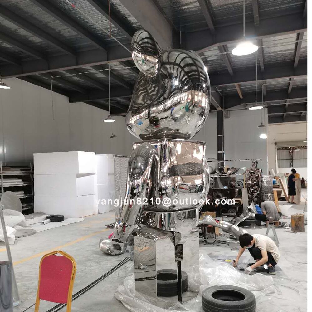 Famous Outdoor square garden courtyard stainless steel bear sculpture (2)