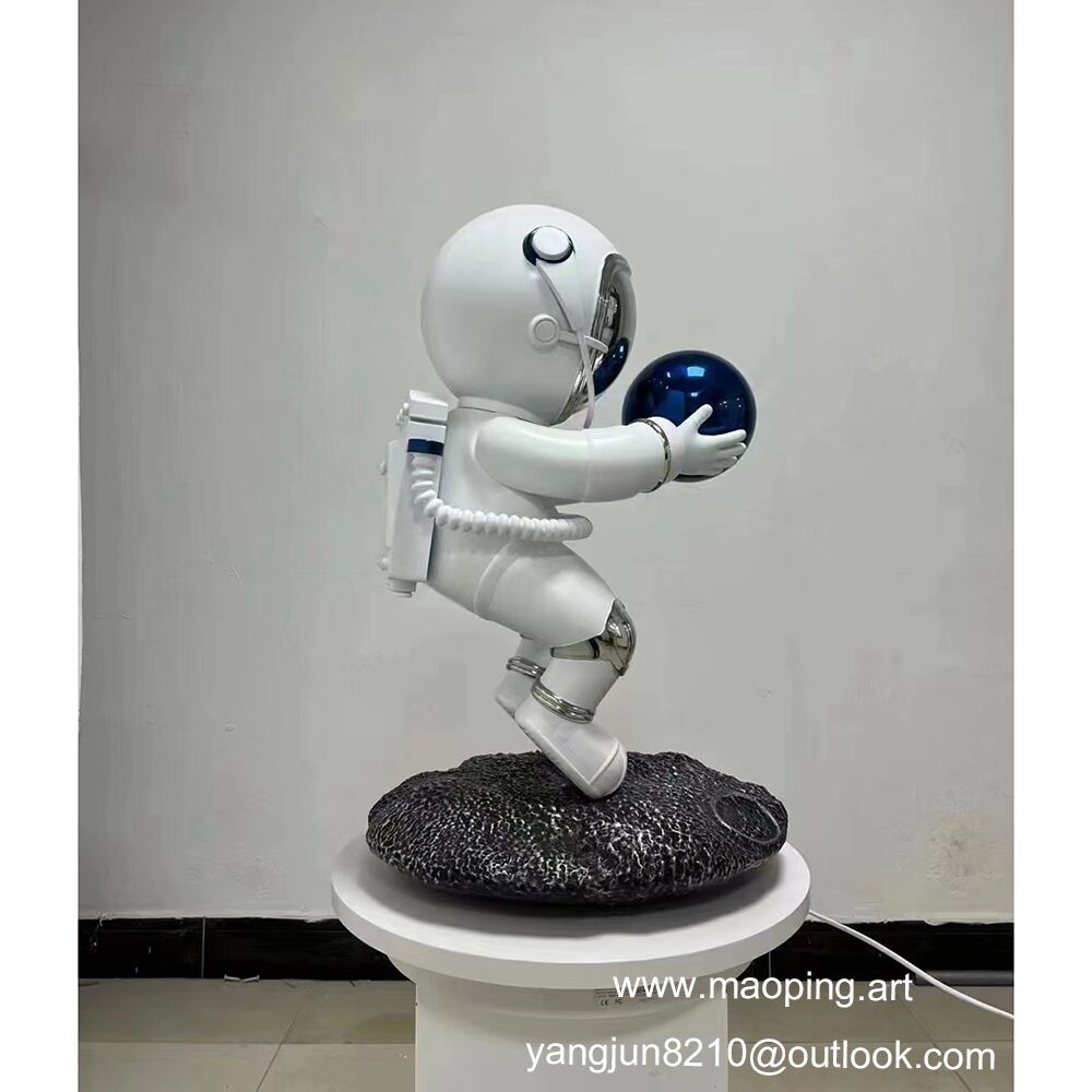 Indoor halls museums schools airports art galleries decorations stainless steel astronaut sculptures (2)