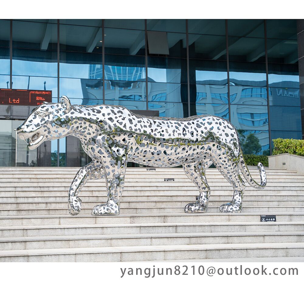Large outdoor plaza museum airport mirror polished stainless steel leopard sculpture