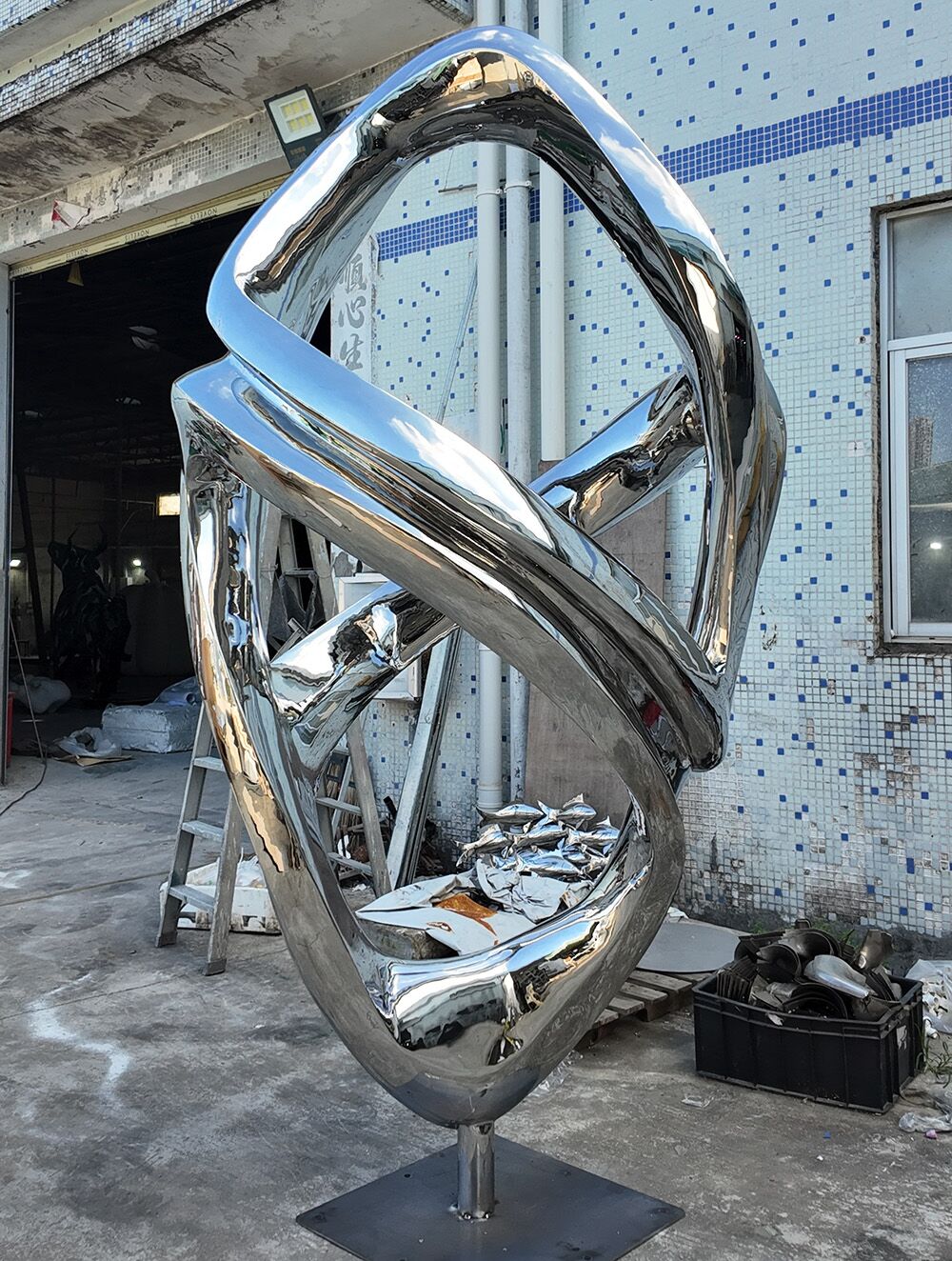 Outdoor square decorative art stainless steel abstract spiral sculpture (3)