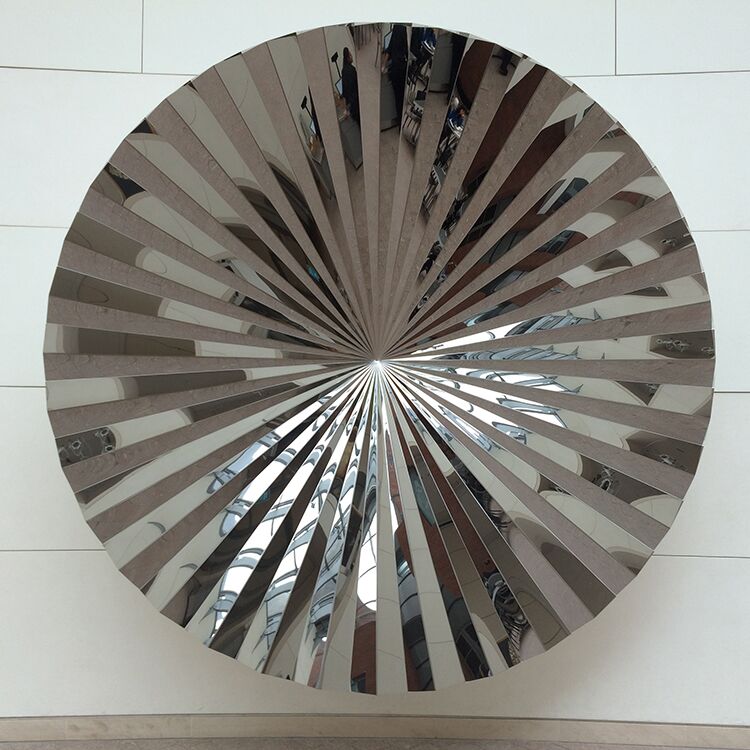 Anish Kapoor Sculpture1