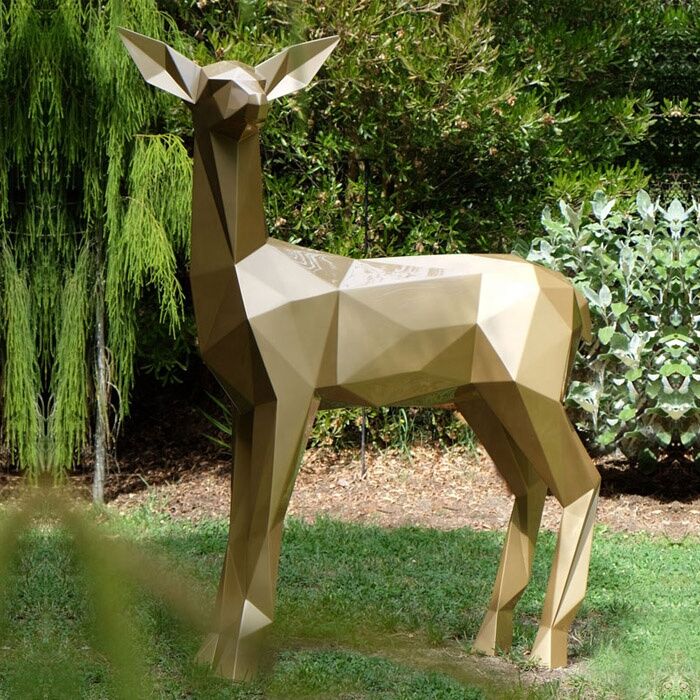 Life-Size-Stainless-Steel-Animal-Geometric-Metal