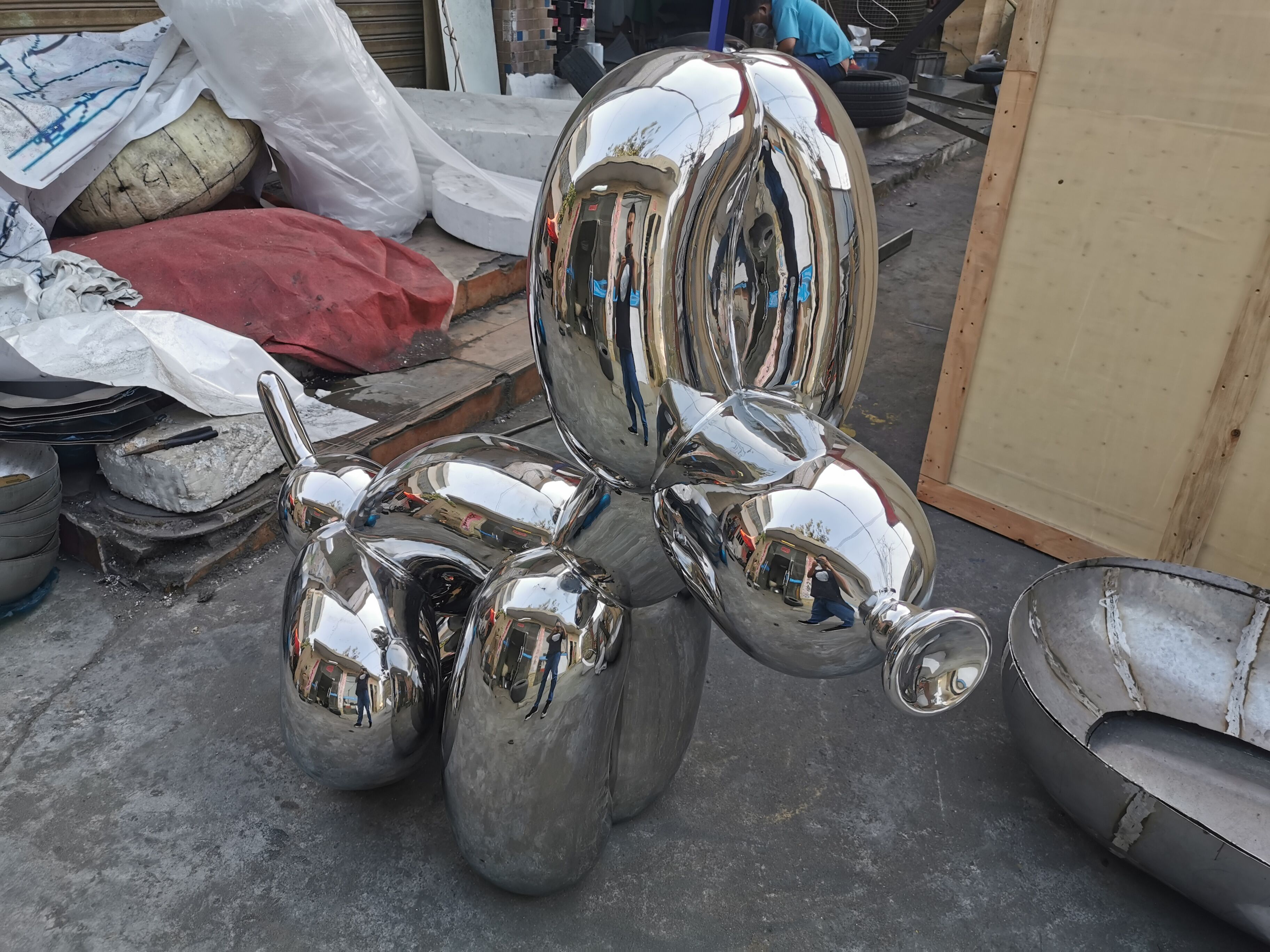 Stainless Steel Dog Statue (4)