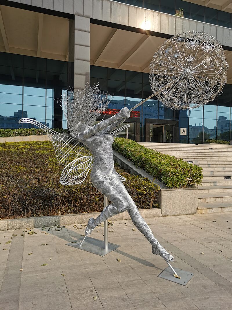 Incredible Garden Stainless Steel Dandelion Wire Fairy Sculpture (1)
