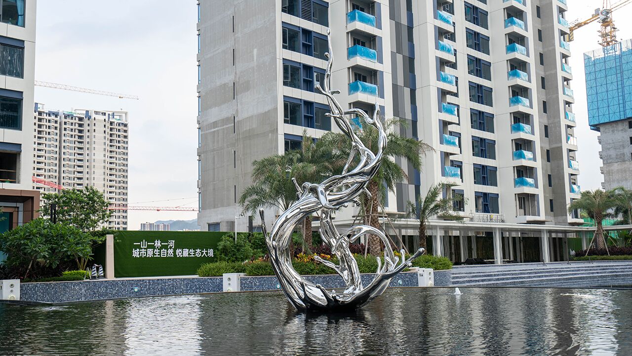 Modern large outdoor square pool stainless steel spray sculpture (7)