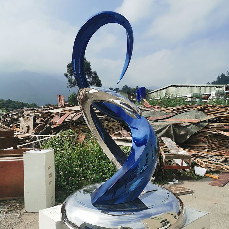 Stainless steel abstract sculpture of large outdoor square (3)