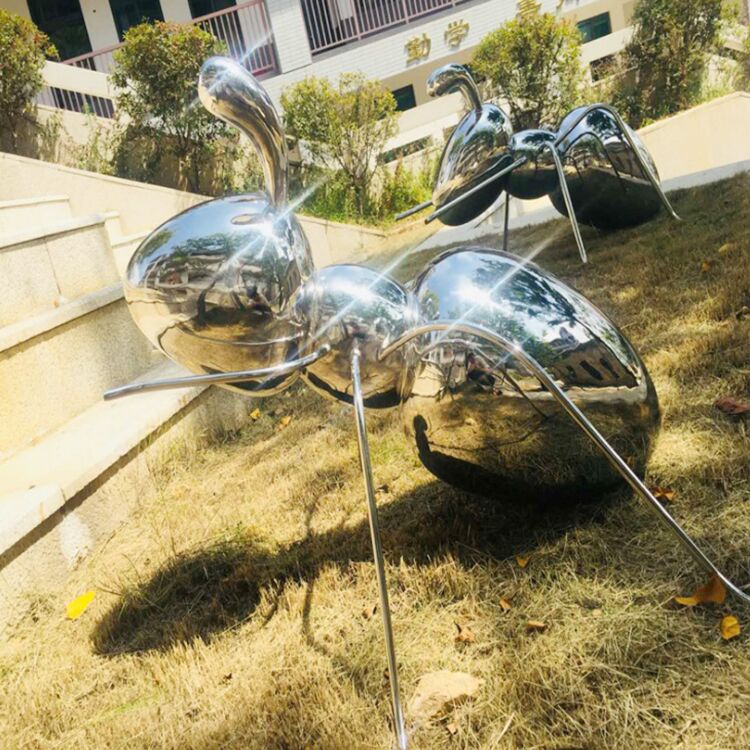 Ant sculpture5