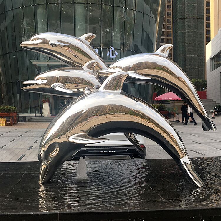 Dolphin1