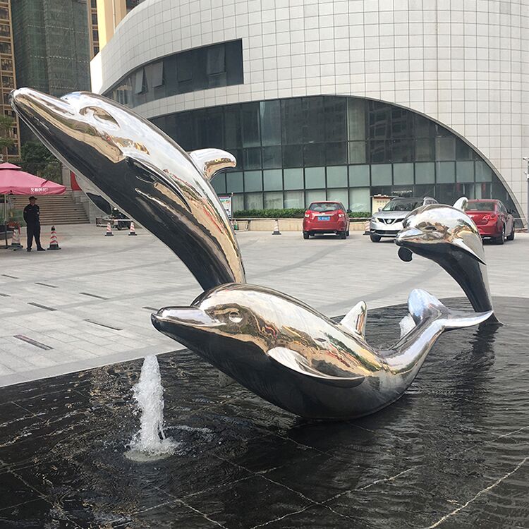 Dolphin2