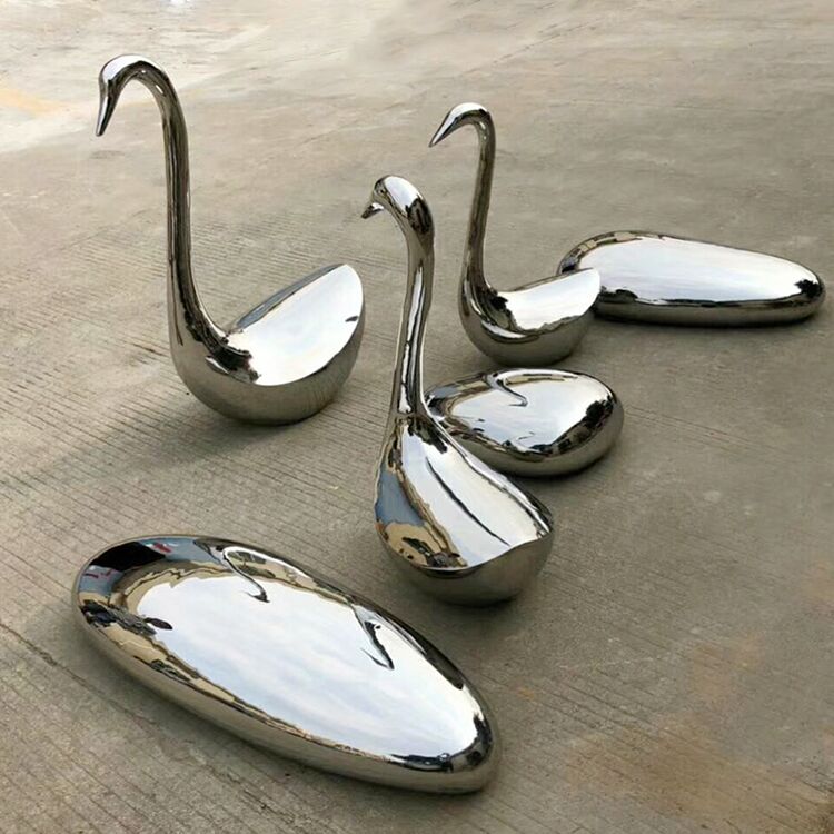 Swan sculpture3