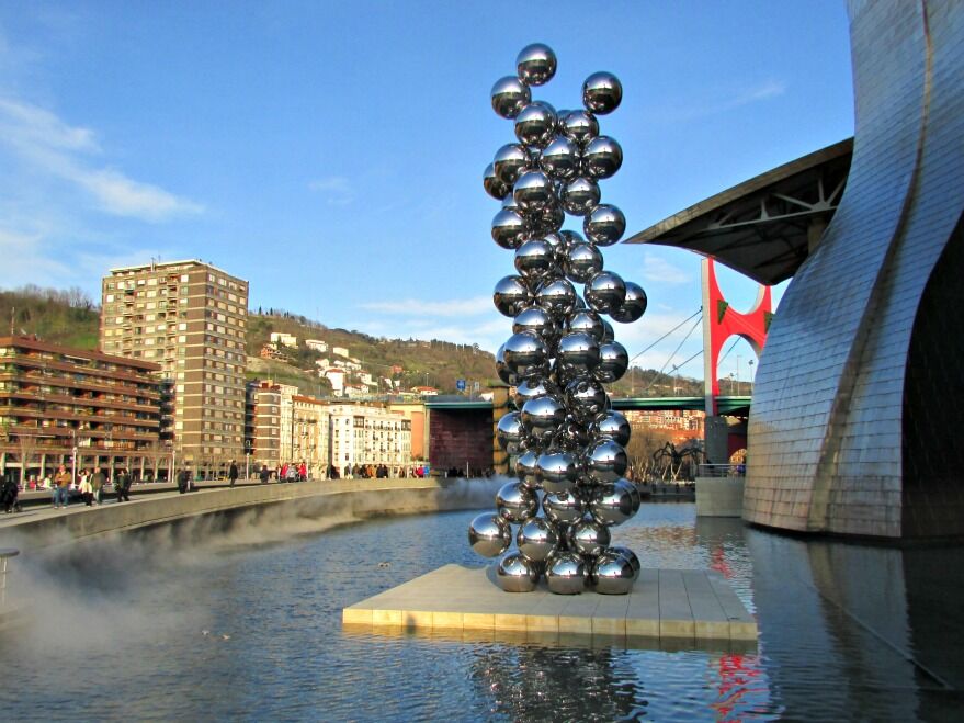 anish-kapoor-tall-tree-and-the-eye-bilbao