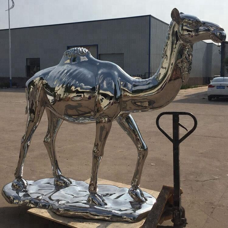 Camel-statue-sculpture (1)