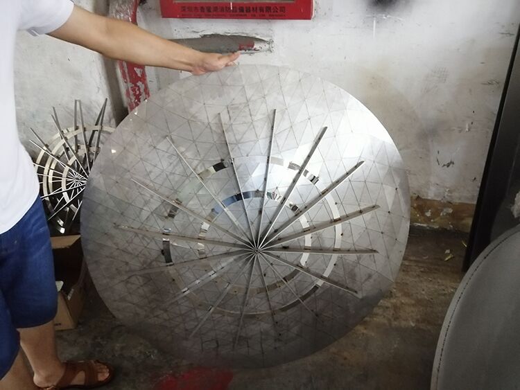 Triangle Scale armour concave mirror 4