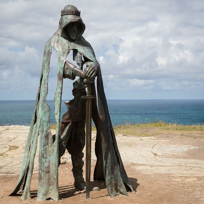 Warrior-Abstract-Bronze-Sculpture-Bronze-Statue