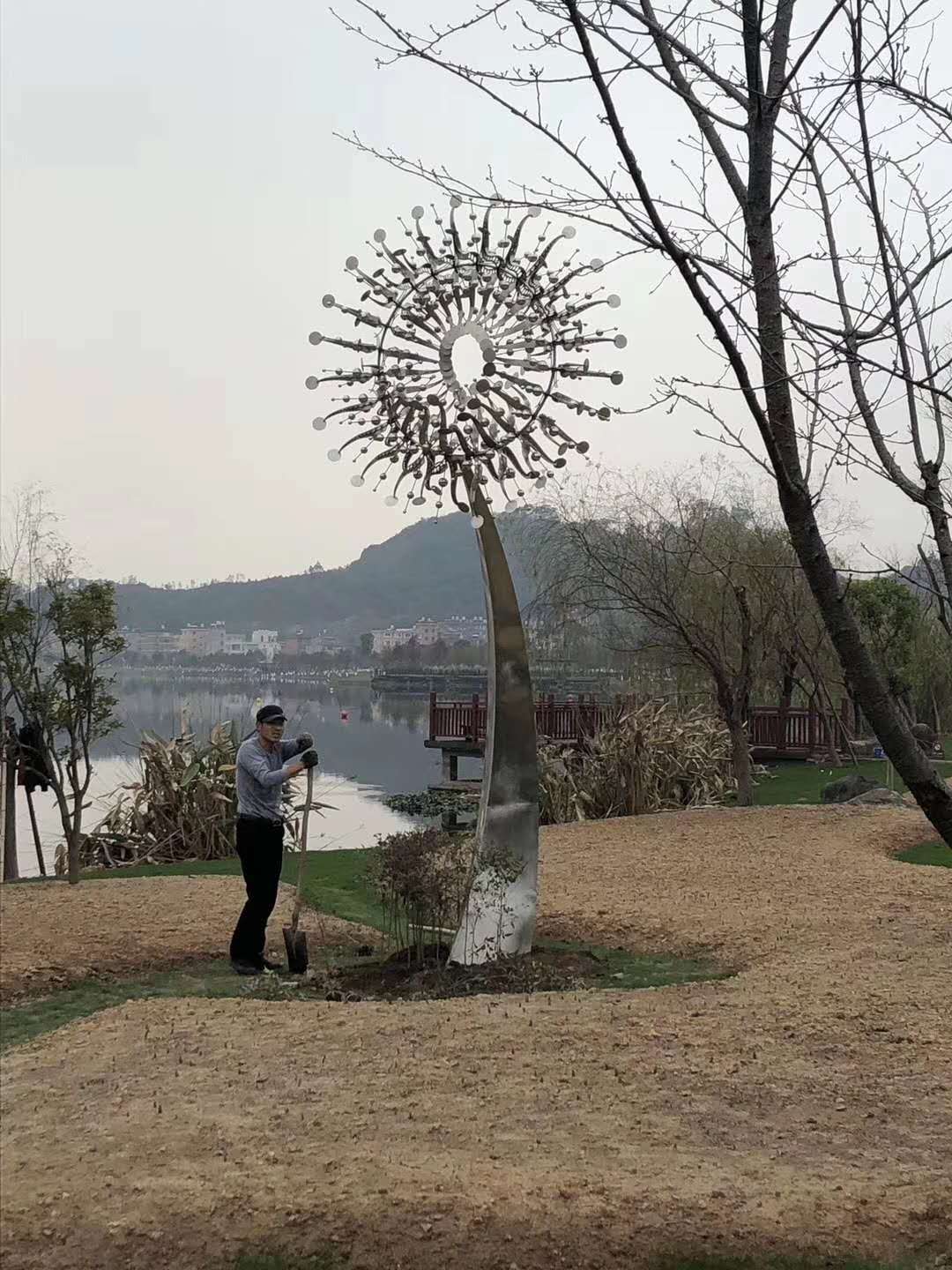large stainless steel wind sculptures1