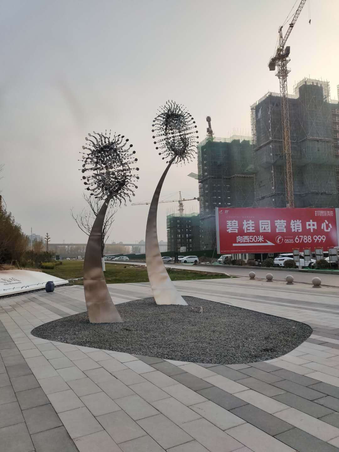 large stainless steel wind sculptures2