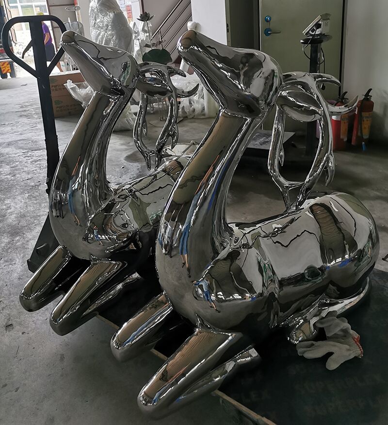 Life-size Outdoor Stainless Steel Deer Sculpture (4)