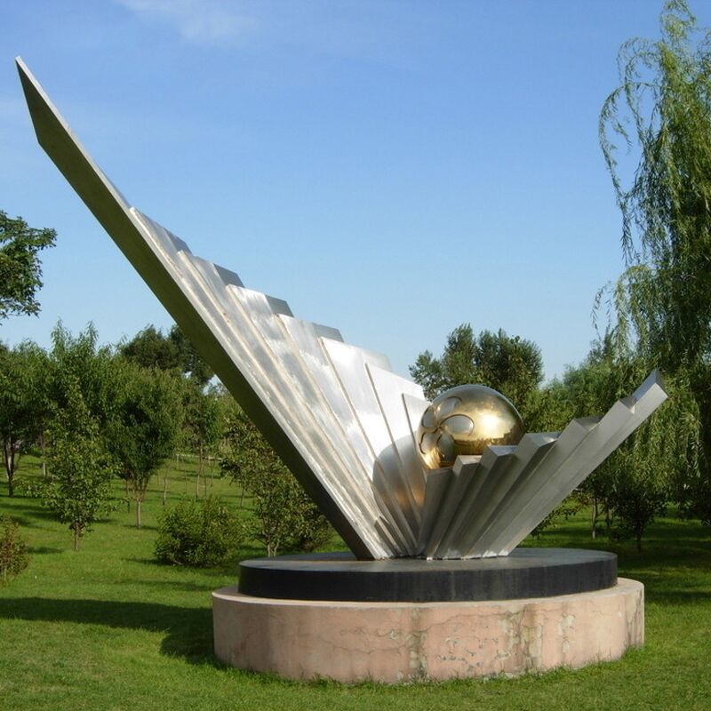 Outdoor large garden stainless steel sculpture