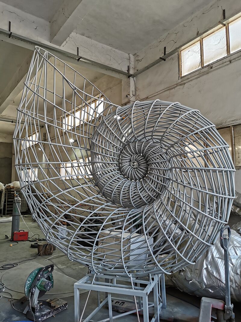 Stainless steel conch sculpture (4)