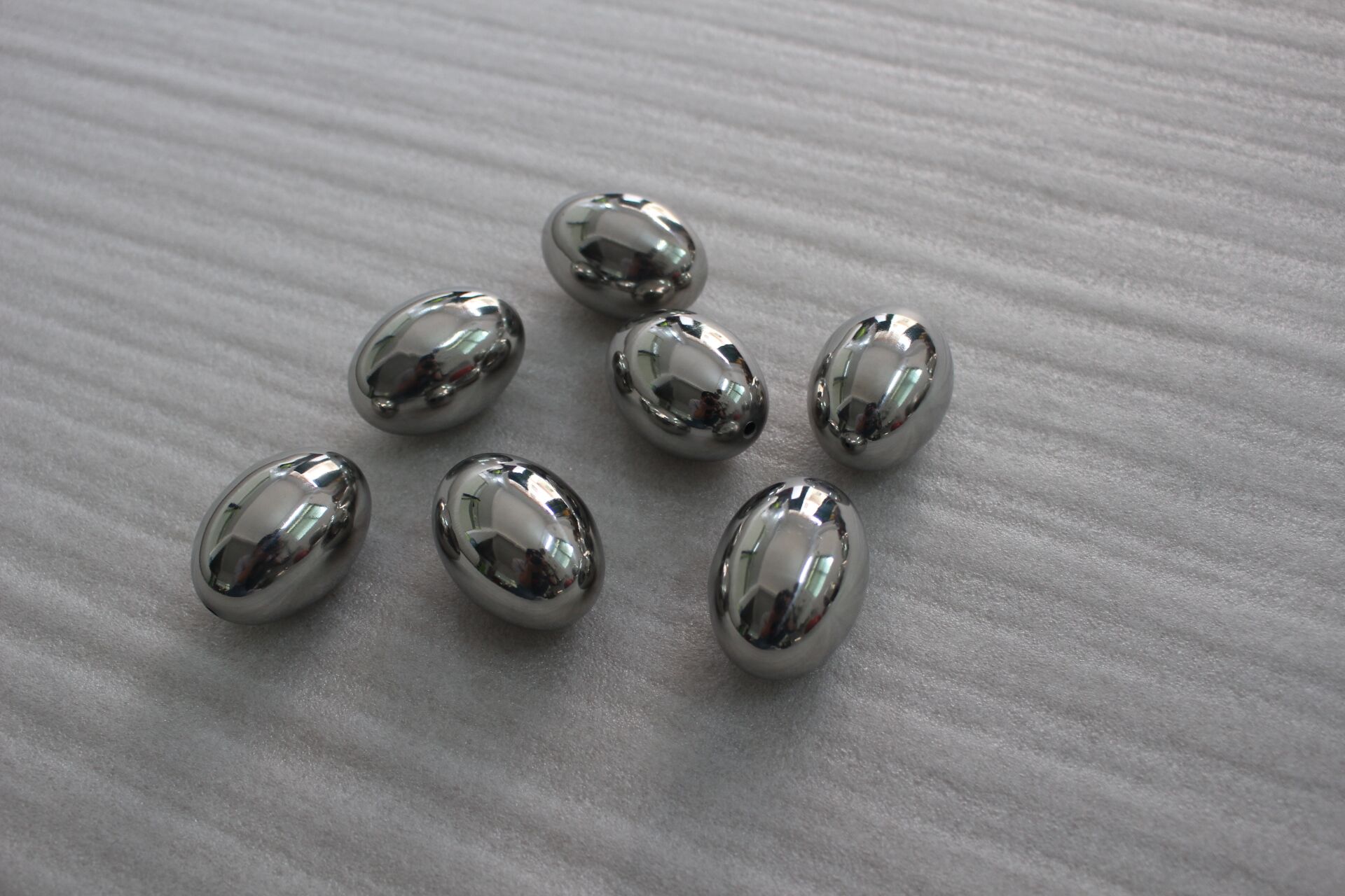 Mirror polished Stainless Steel Ellipsoids (6)