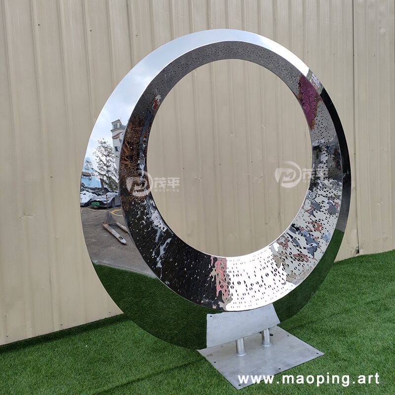 Large outdoor square beach luminous stainless steel ring sculpture (1)